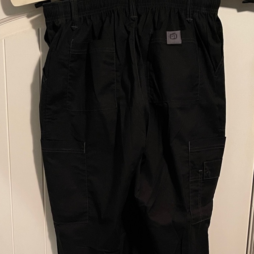 Unisex Black Cargo Scrub Pants - Picture 3 of 8
